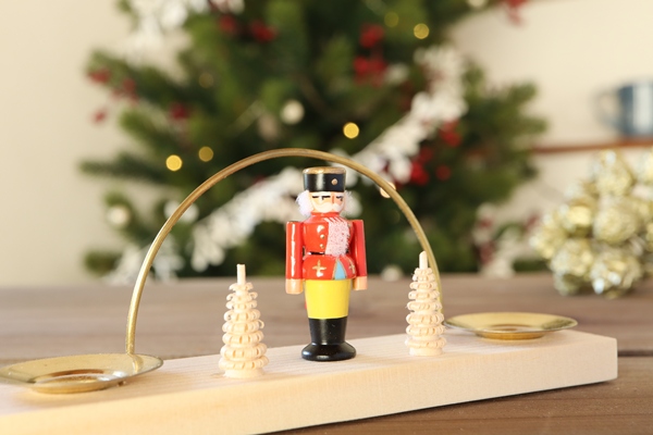 キャンドルホルダー サンタ – ドイツ・ザイフェンの木のおもちゃ seiffen