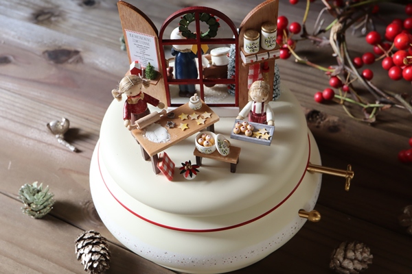 ドイツ ザイフェン グラウプナー サンタのピラミッド 木のおもちゃ