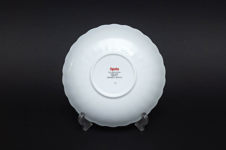 スポード トラップネルスプレイズ ティーカップ＆ソーサー（ロー）を