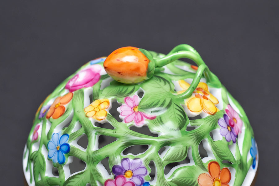 ヘレンド ファンタジー 透かしボンボン入れ（ストロベリー）9cmを