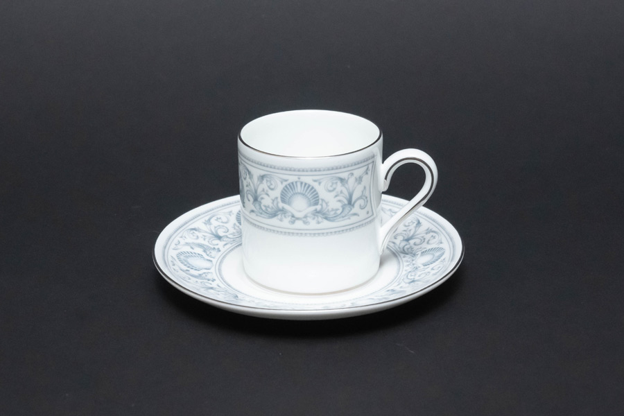 ウェッジウッド ドルフィン（ホワイト） デミタスカップ＆ソーサーを