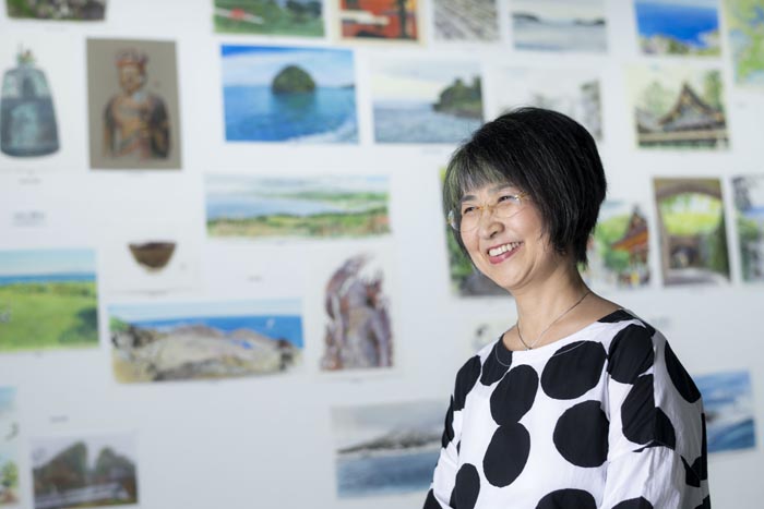 稀代の日本画家にして挿絵師、北村さゆりの32年の軌跡。故郷藤枝で個展