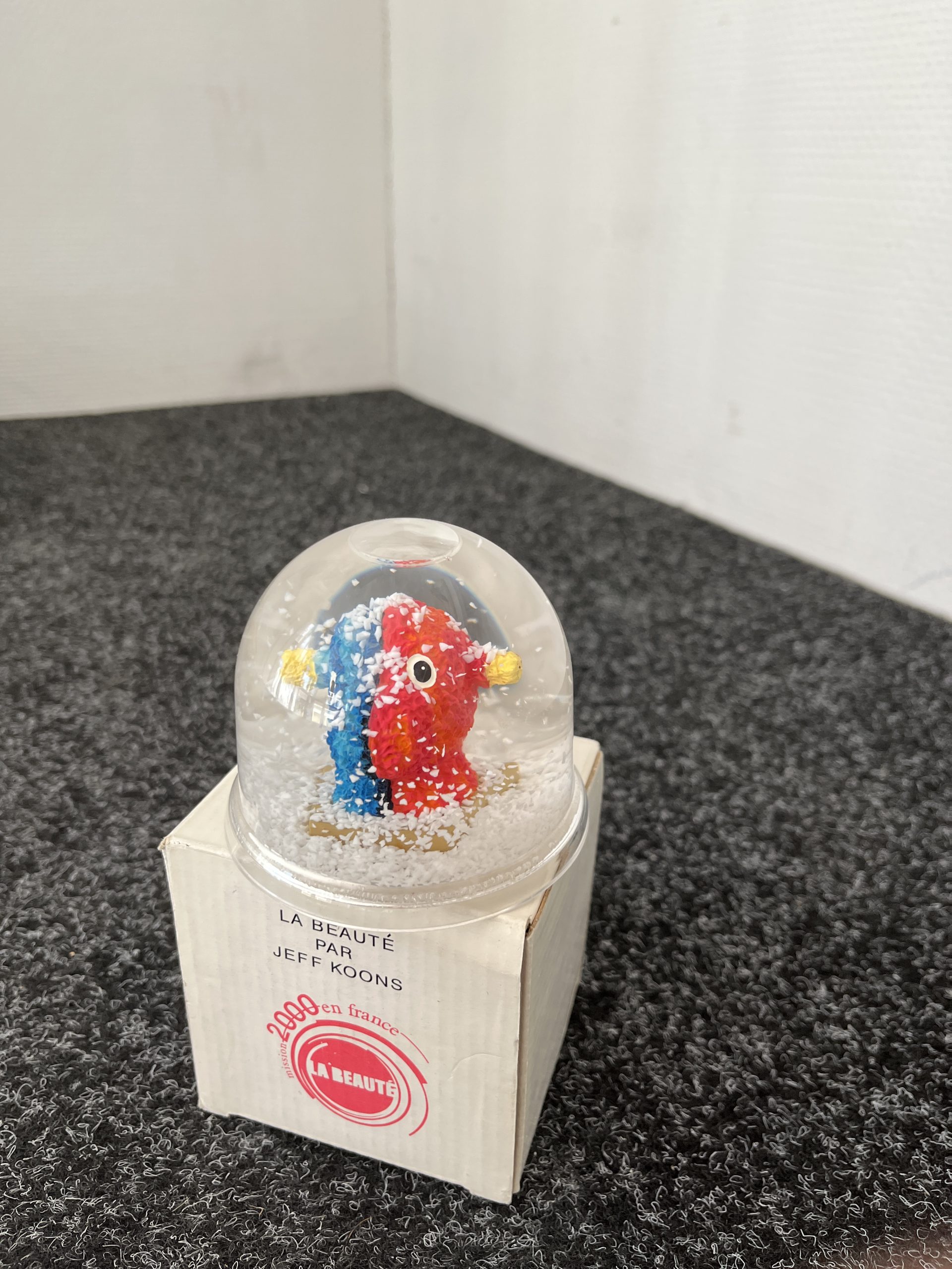 Snow globe Jeff Koons (2000) – Gallery Serieuze Zaken by Rob Malasch