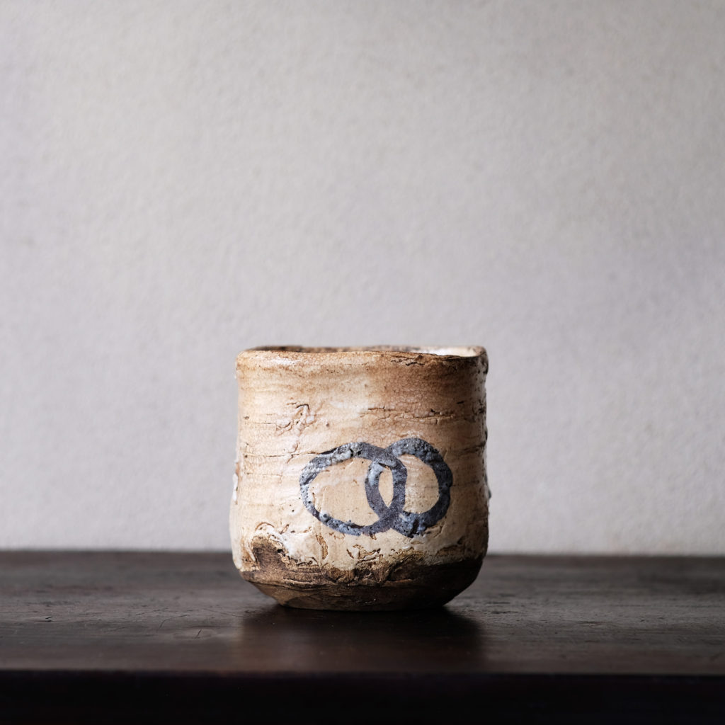 絵志野 輪違文筒茶碗 | 骨董と詩学 Antique & Poetics | 蛇韻律