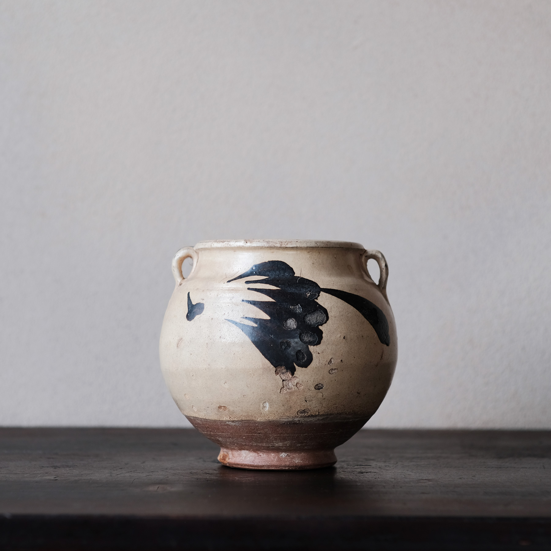 金朝 磁州窯 白地黒花双耳壺 | 骨董と詩学 Antique & Poetics | 蛇韻律