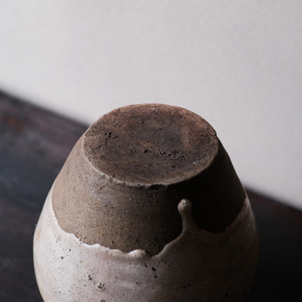古高取 内ヶ磯窯 藁灰釉壺 | 骨董と詩学 Antique & Poetics | 蛇韻律