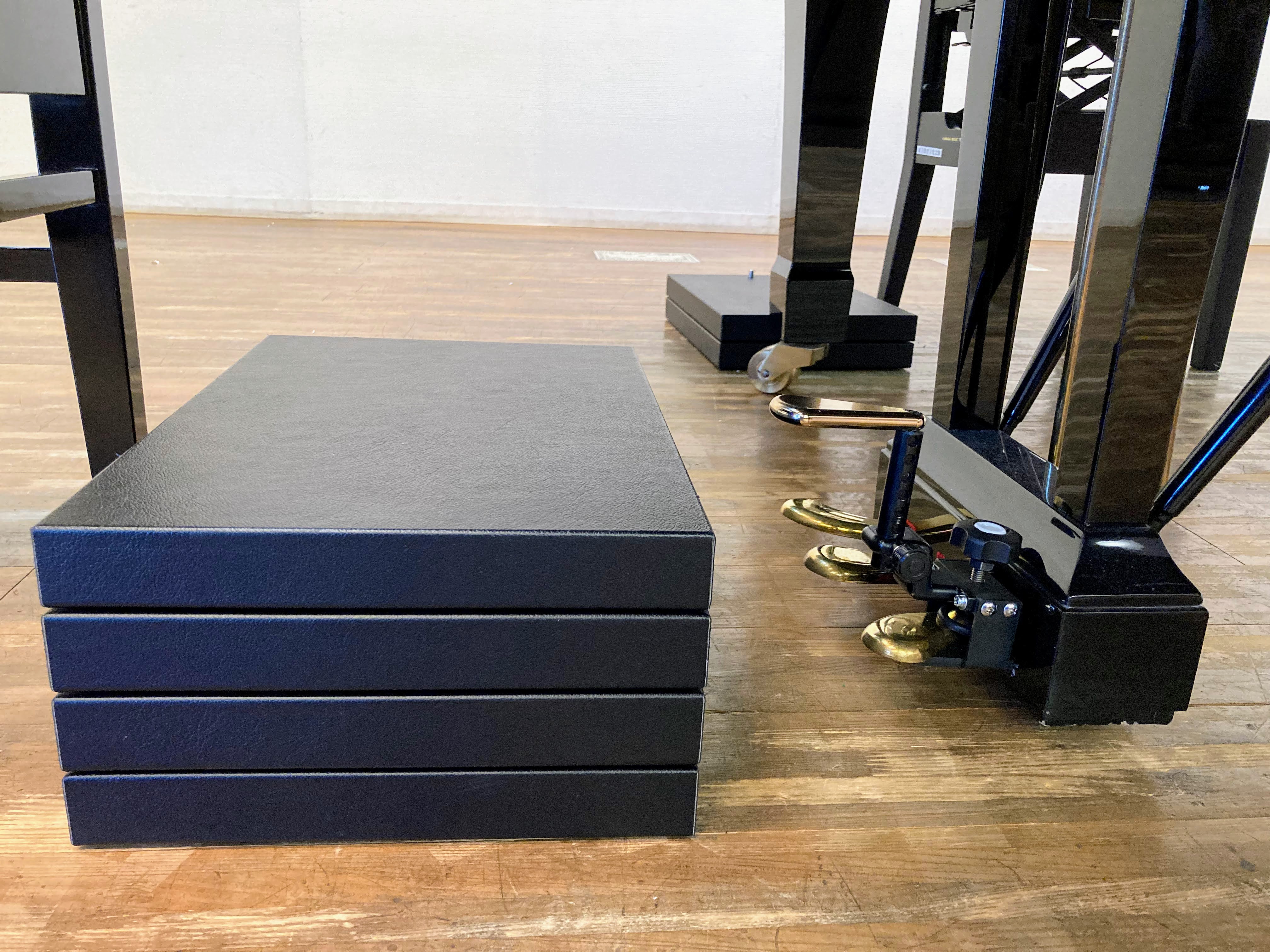 当ピアノ教室のこだわり・・・表現力が身に付くピアノの足台と補助