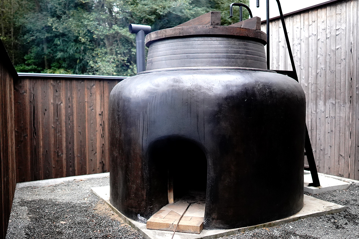 日本最大!? ということは世界一? 特大の五右衛門風呂、百島に現る