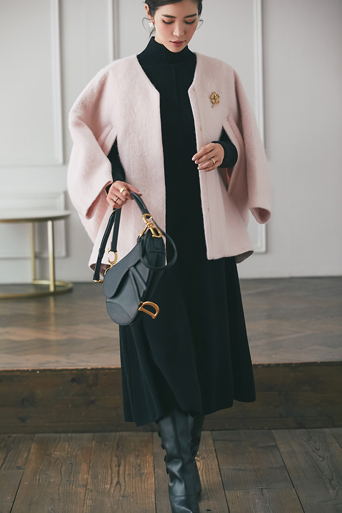 Medium Cocoon Shaggy Coat / Horse Brooch”｜seventen