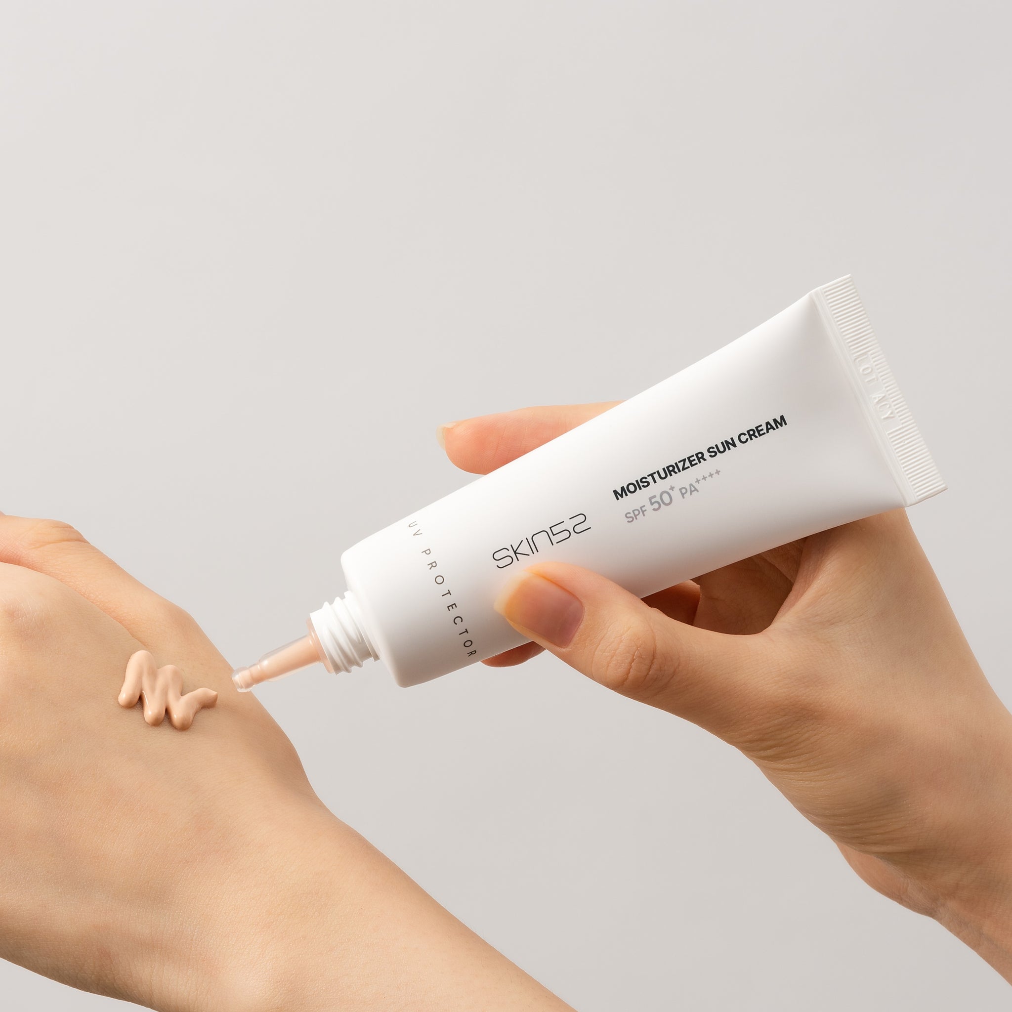 モイスチャライザーUVクリーム SPF50+ PA++++｜保湿タイプ日焼け止め