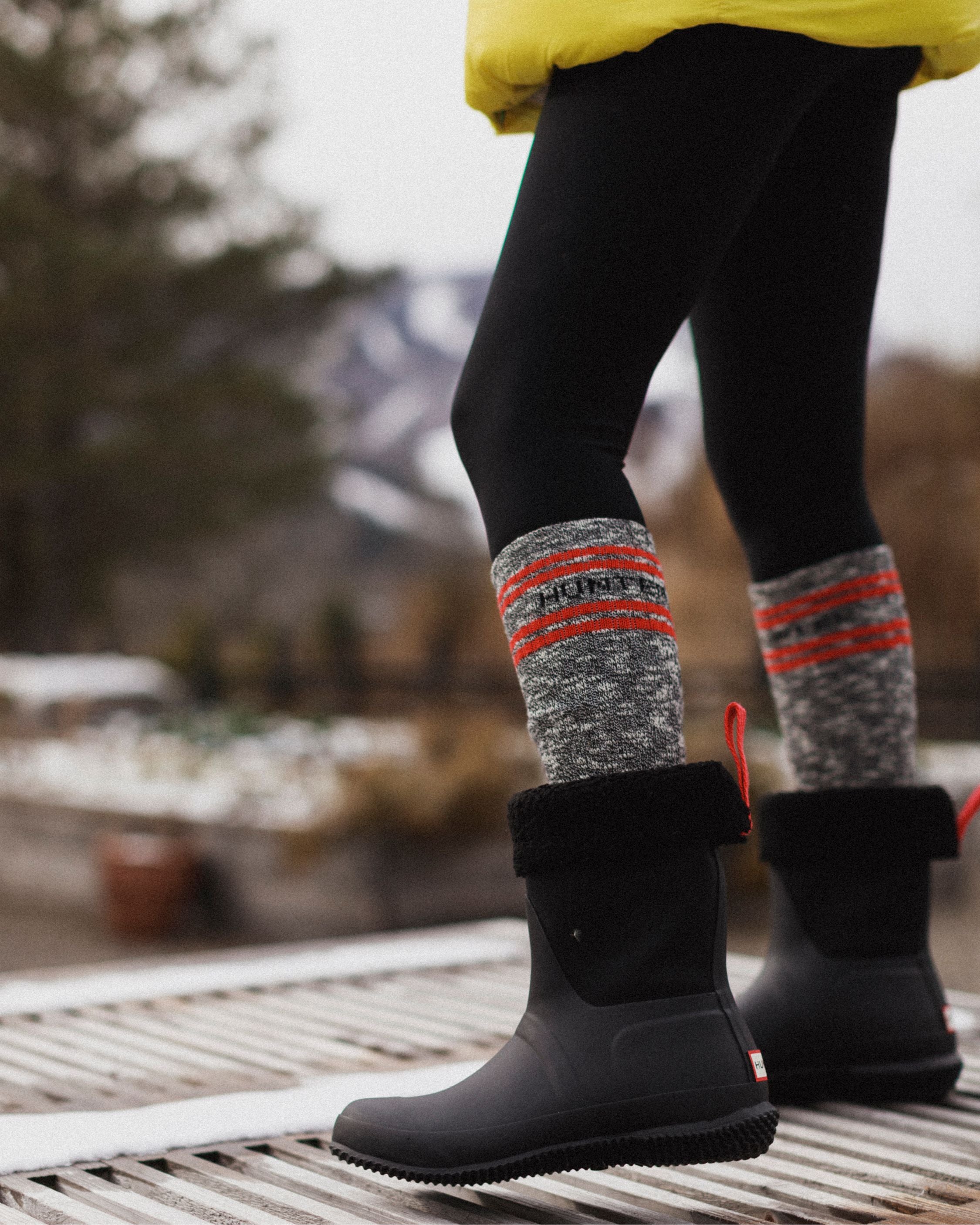 The Roll Top Sherpa Boot by Hunter in Black – Shoes 'N' More