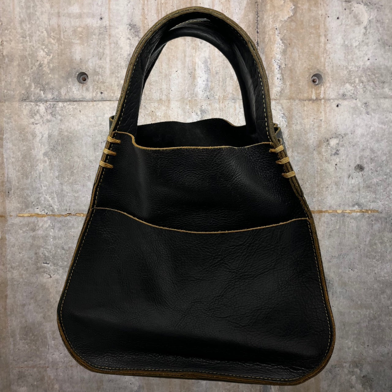 i.s. ISSEY MIYAKE(アイエス イッセイミヤケ) 80's leather triangle
