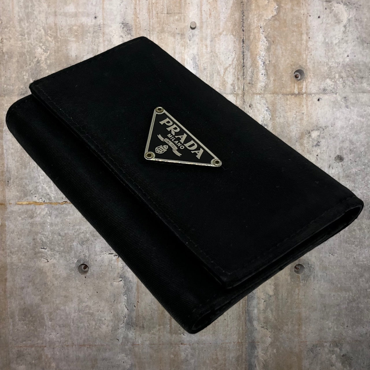 PRADA(プラダ) トライアングルロゴナイロンキーケース ブラック