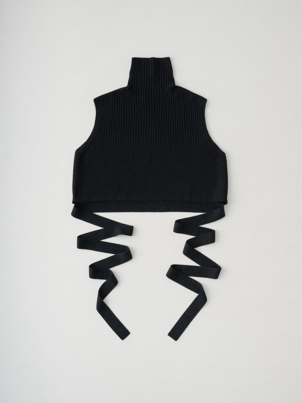 JUUKIFF（ジューキフ）BONDAGE HIGH-NECK VEST IN WOOL ボンデージ