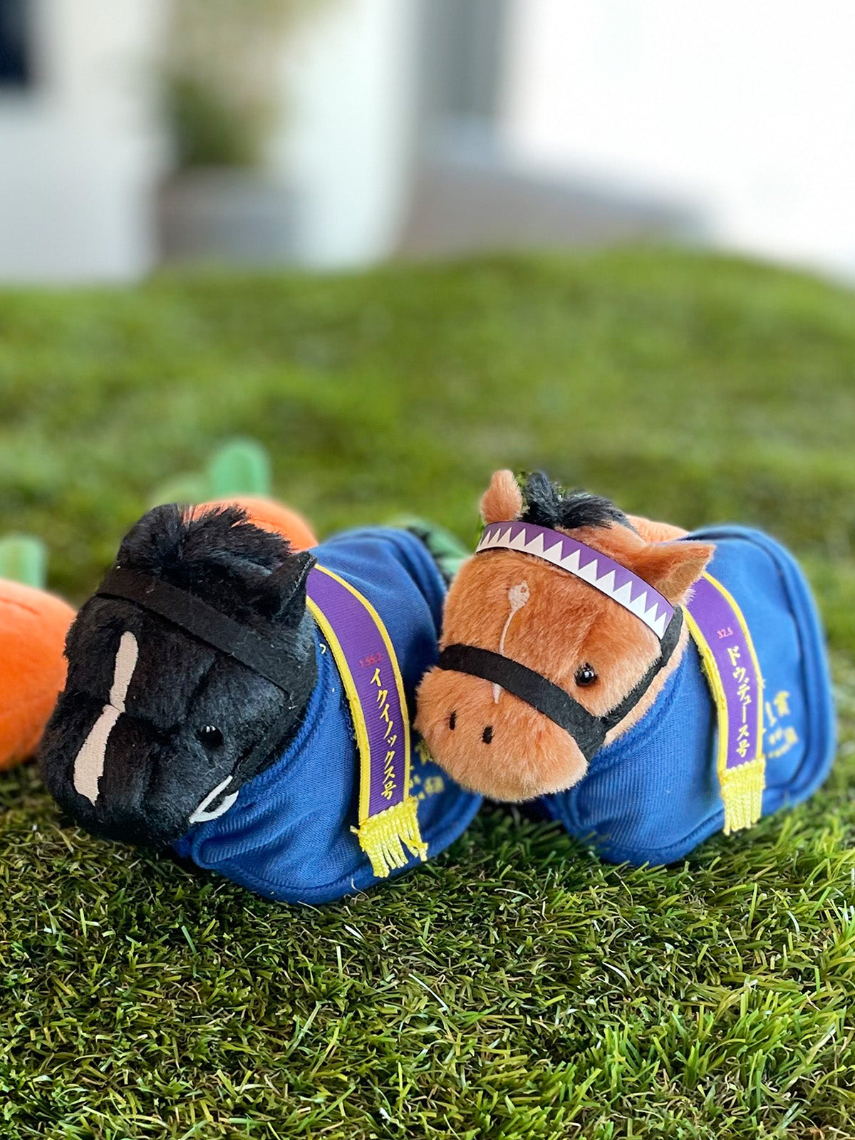 サラコレ】イクイノックスぬいぐるみ(BCサイズ)｜netkeiba