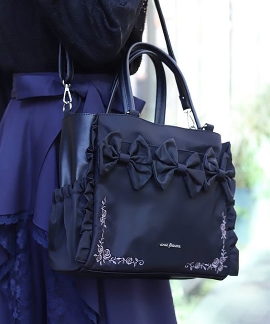 axes femme | axes femme online shop | カバンとその中身