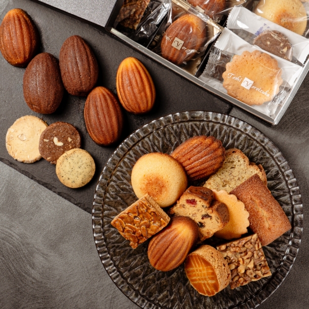 焼菓子詰合せ 18個入 トシ・ヨロイヅカ