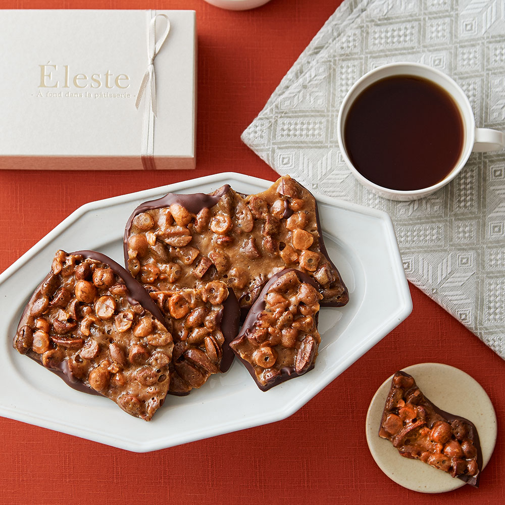 ヌガチンフリュイセック: スイーツ・洋菓子 | スイーツ・グルメ