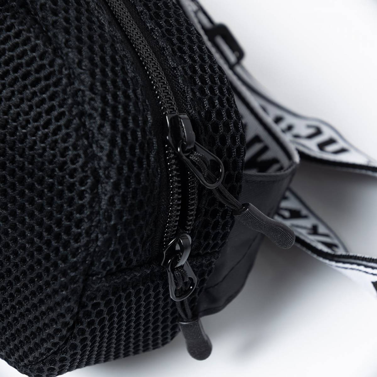 PUNK DRUNKERS (パンクドランカーズ) 虫篭メッシュウエストポーチ