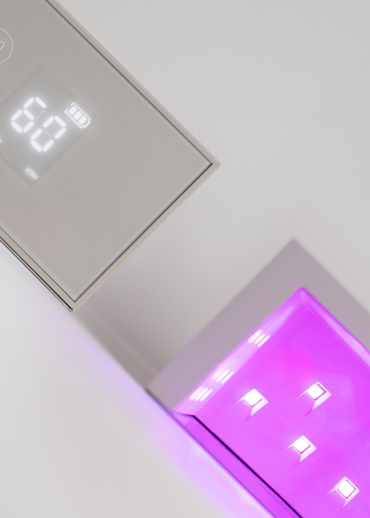 oui nailsネイルライト 美容機能付き | 【公式】まつ毛エクステ商材の