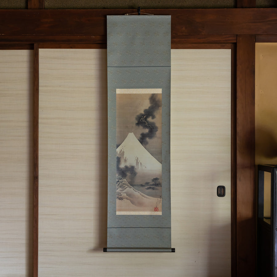 かけ軸「富士越龍（ふじこしのりゅう）」 – Shop of Hokusai ｜ 北斎館