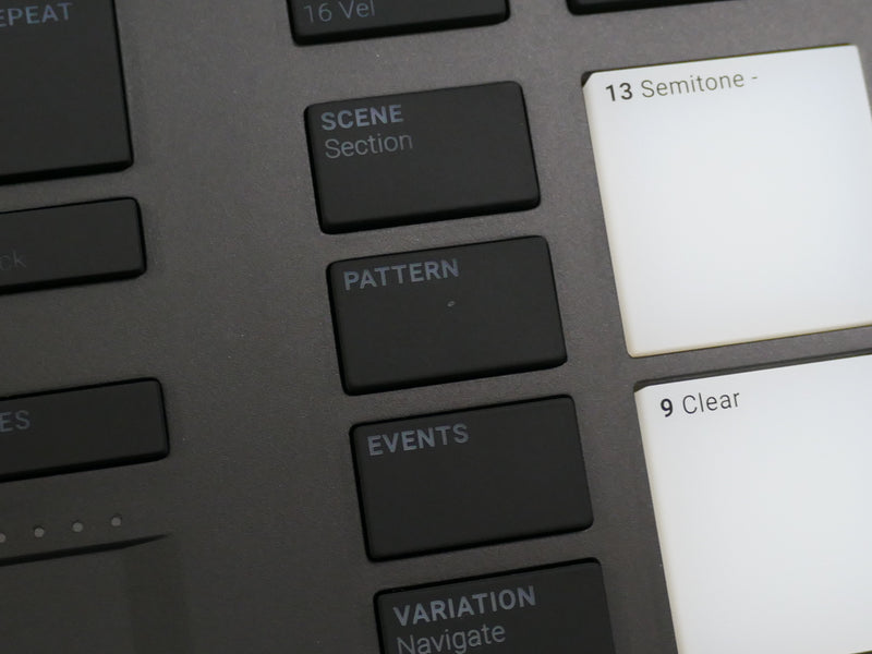 Native Instruments MASCHINE MK3 (中古)