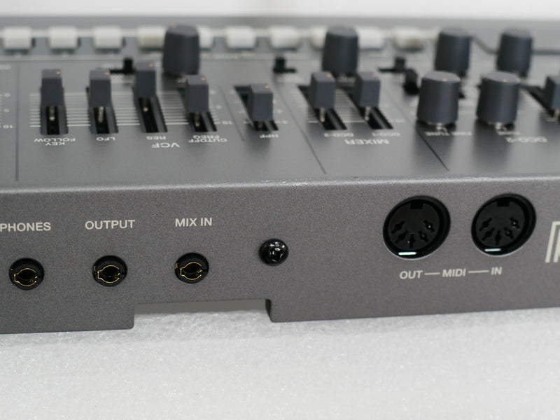 Roland JX-08 (中古)