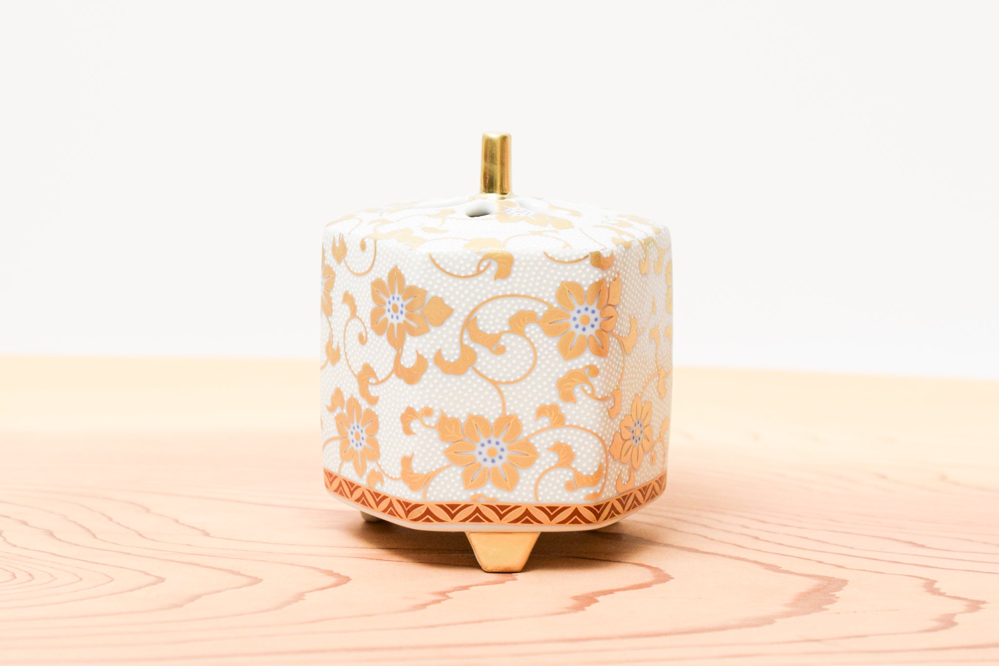 3号香炉 白粒鉄仙 – Juttoku.