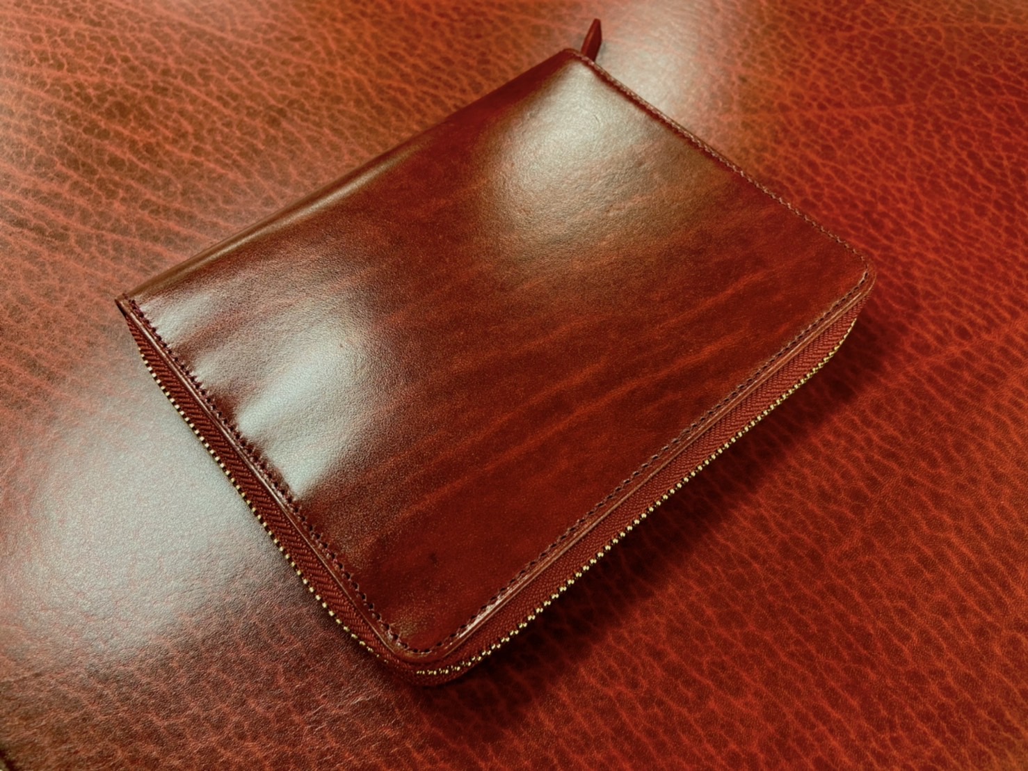 ルガトショルダー・ラウンドファスナーペンケース | 10年使い続け