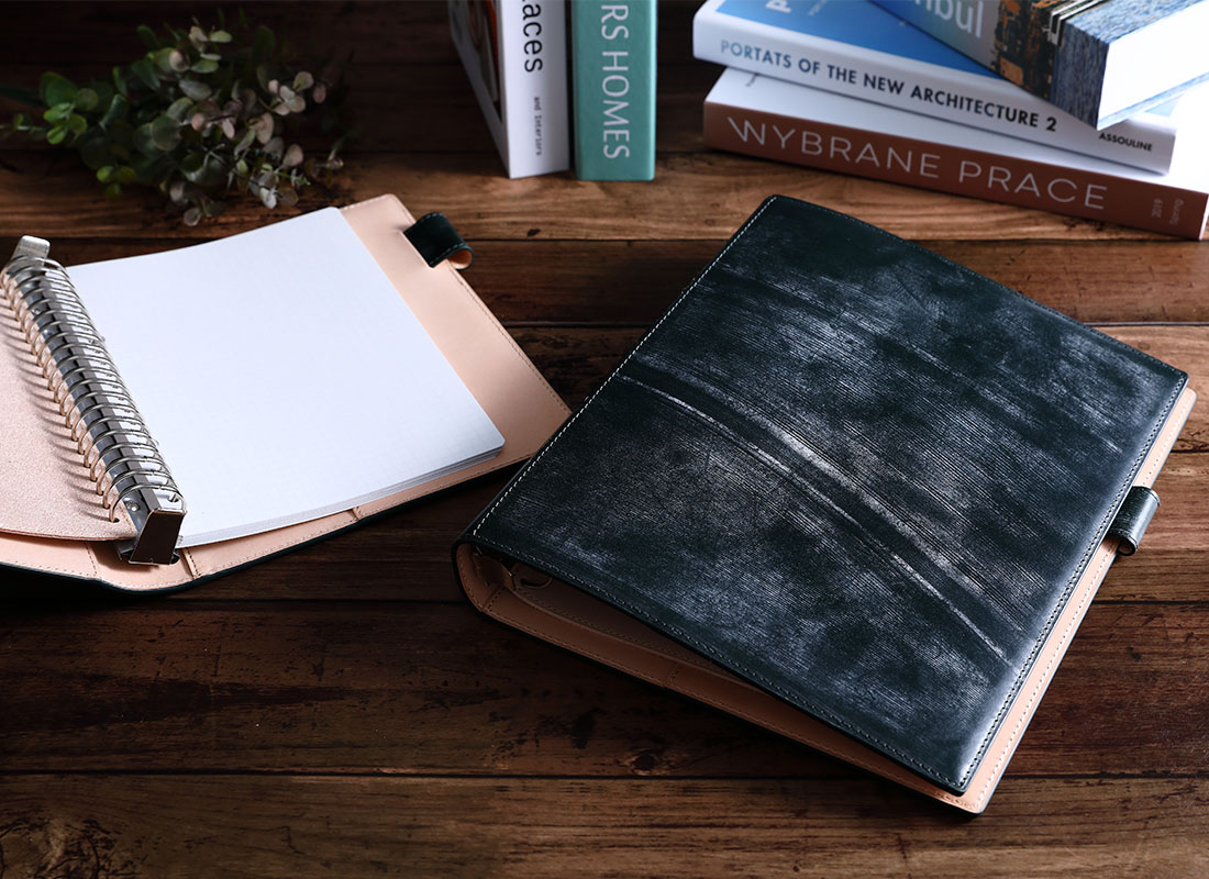 ブライドルレザー・ルーズリーフバインダー（A5） | 10年使い続け