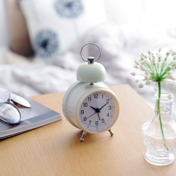 インテリアに馴染む レトロデザインの目覚まし時計 - 京王ネット