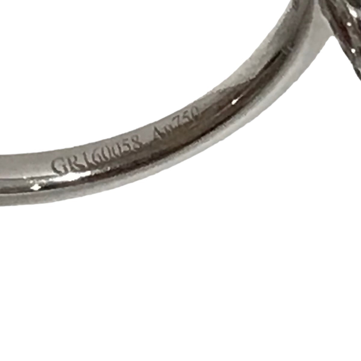 GRAFF(グラフ) ミニ バタフライ シルエット ダイヤモンド リング