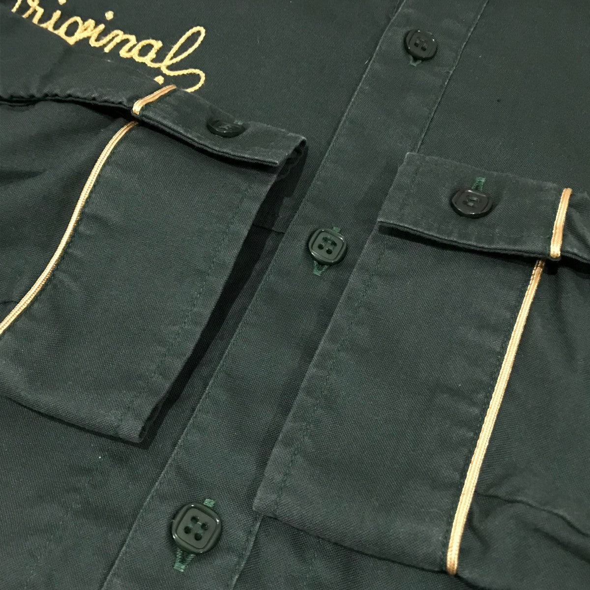 TENDERLOIN(テンダーロイン) ハイネックワッペンシャツ グリーン