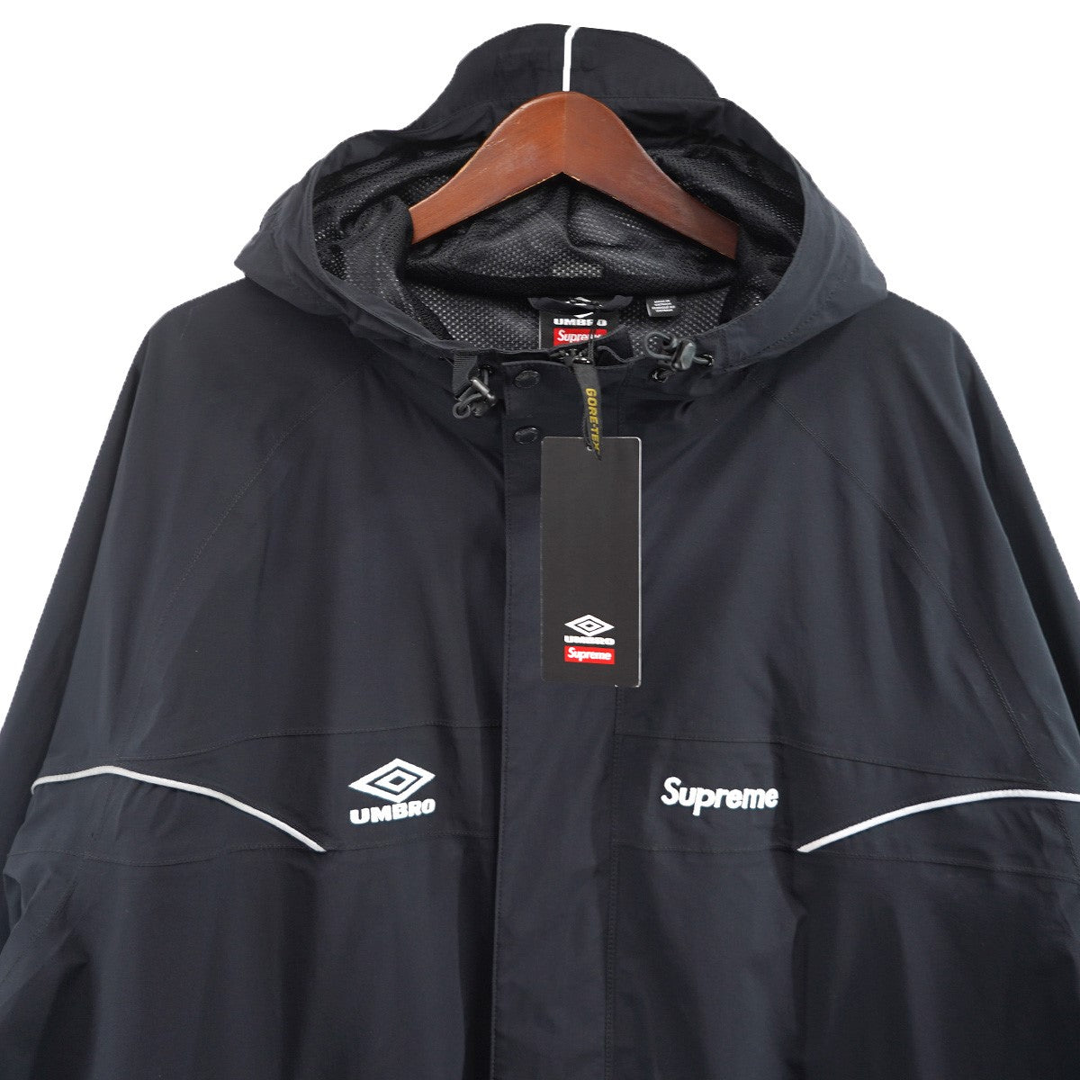 Supreme×UMBRO 25SS Umbro GORE-TEX Hooded Jacketロゴ コラボ