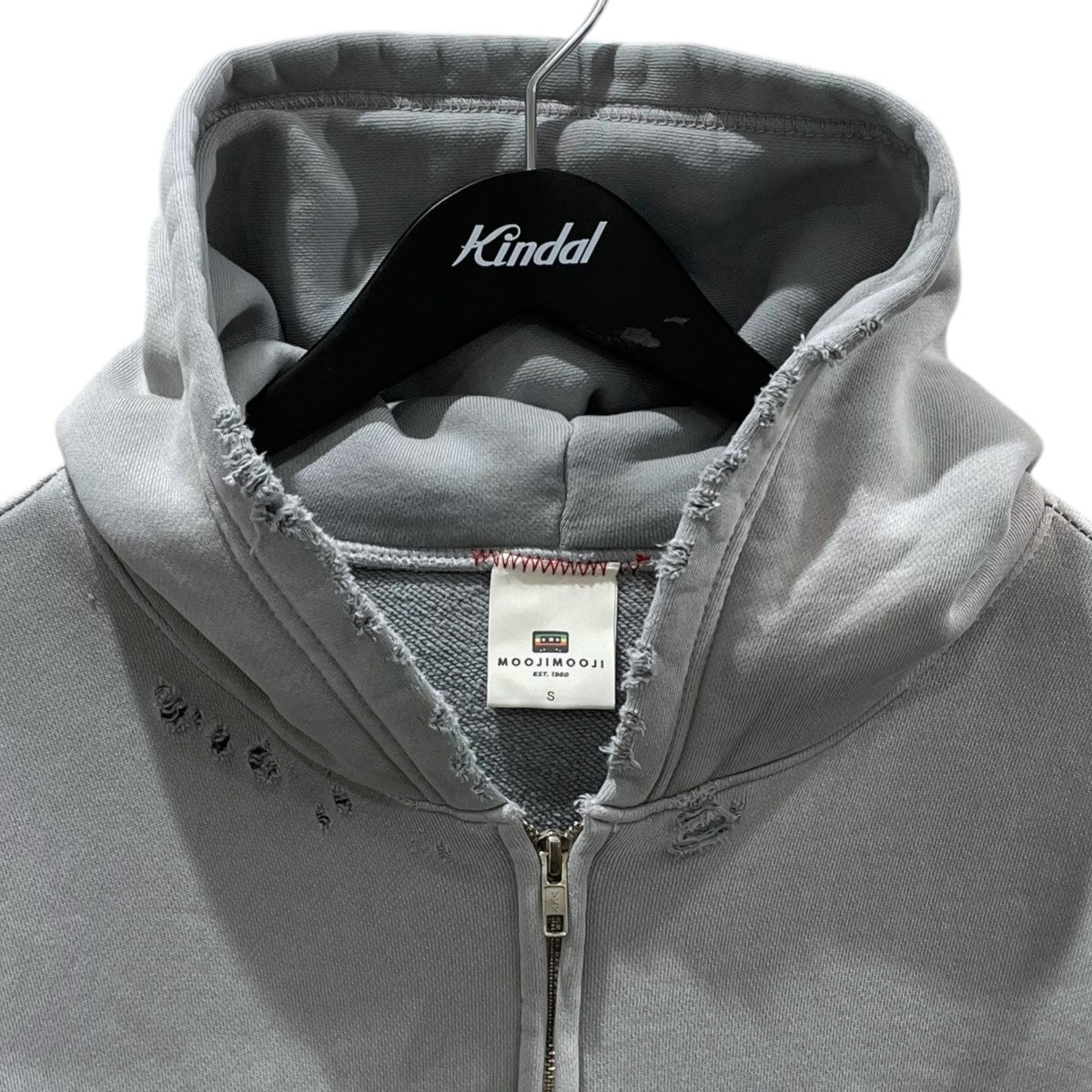 MOOJIMOOJI(ムージムージ) ダメージ加工ジップアップパーカー