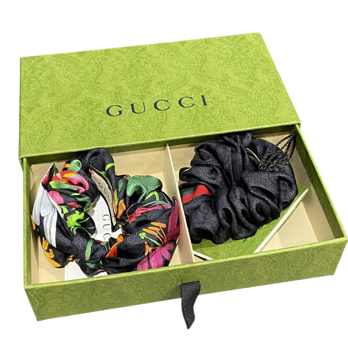 GUCCI(グッチ) シュシュ765564 765564 ブラック｜【公式】カインドオル