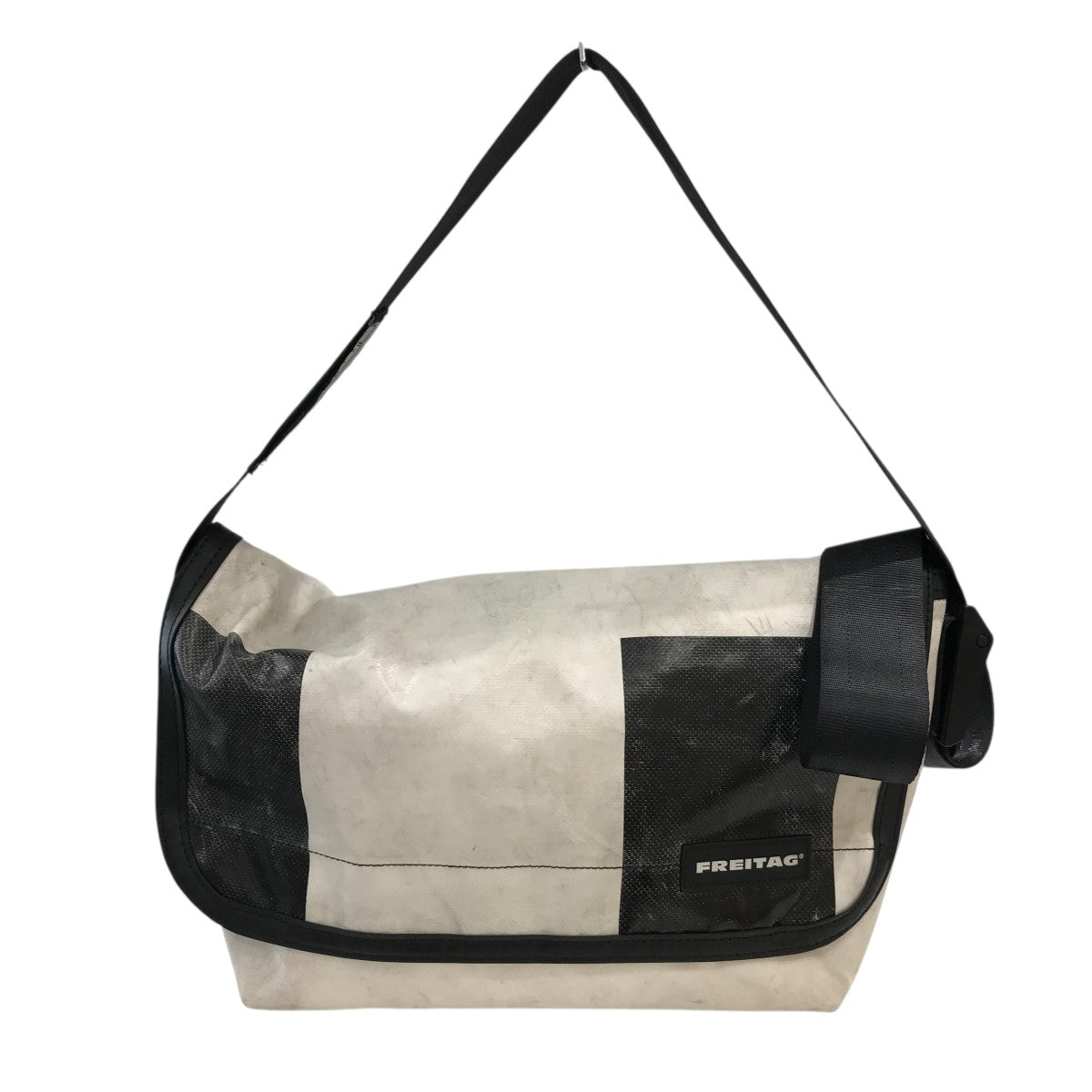 FREITAG(フライターグ) 汚れ加工メッセンジャーバッグ ホワイト