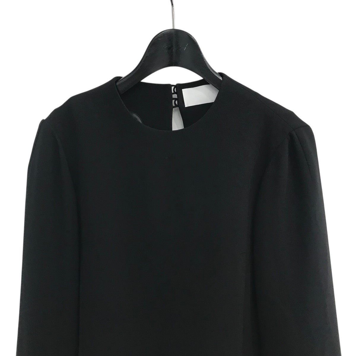 mame kurogouchi(マメクロゴウチ) 25SS「Embroidered Cuffs Top