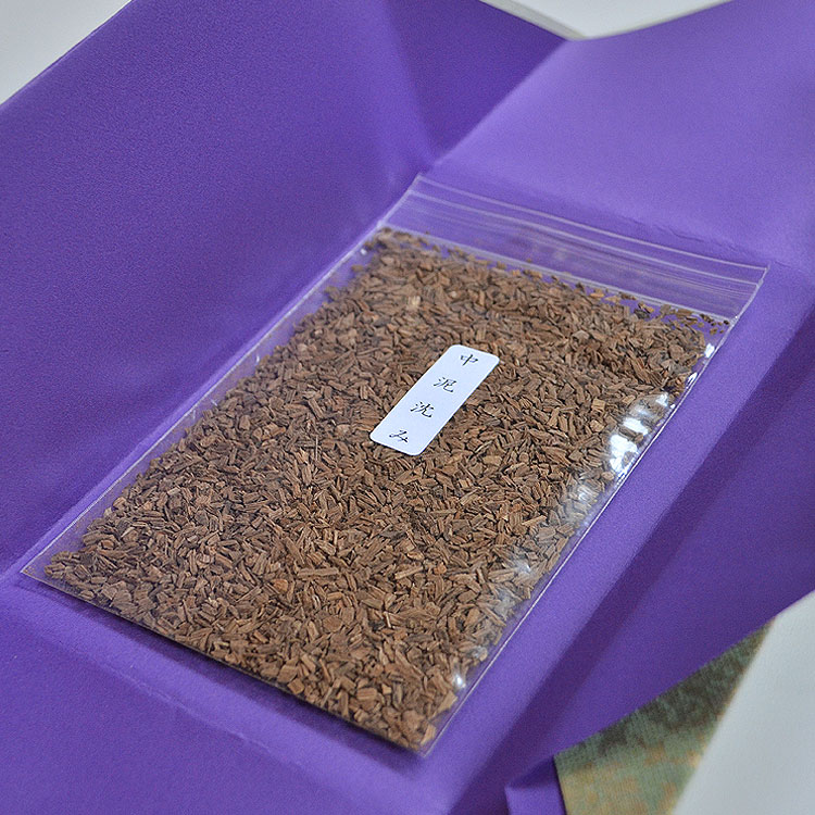 楽天市場】【桐箱】沈香［極上シャム］20g タトウ紙・桐箱入り【長川