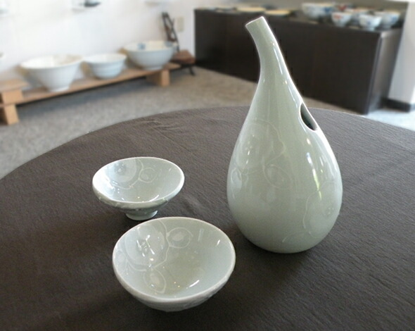 楽天市場】【砥部焼】イッチン 椿とっくり【陶彩窯】花柄 つばき