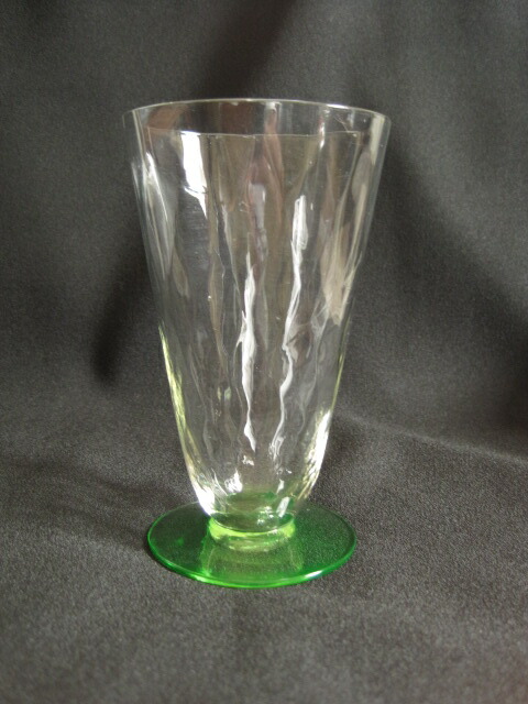 楽天市場】【アンティーク ウランガラス】 ワイングラス