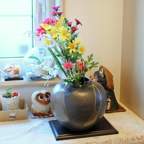 楽天市場】信楽焼 花瓶 青 斑点 なつめ 7号 陶器 おしゃれ 花入 北欧