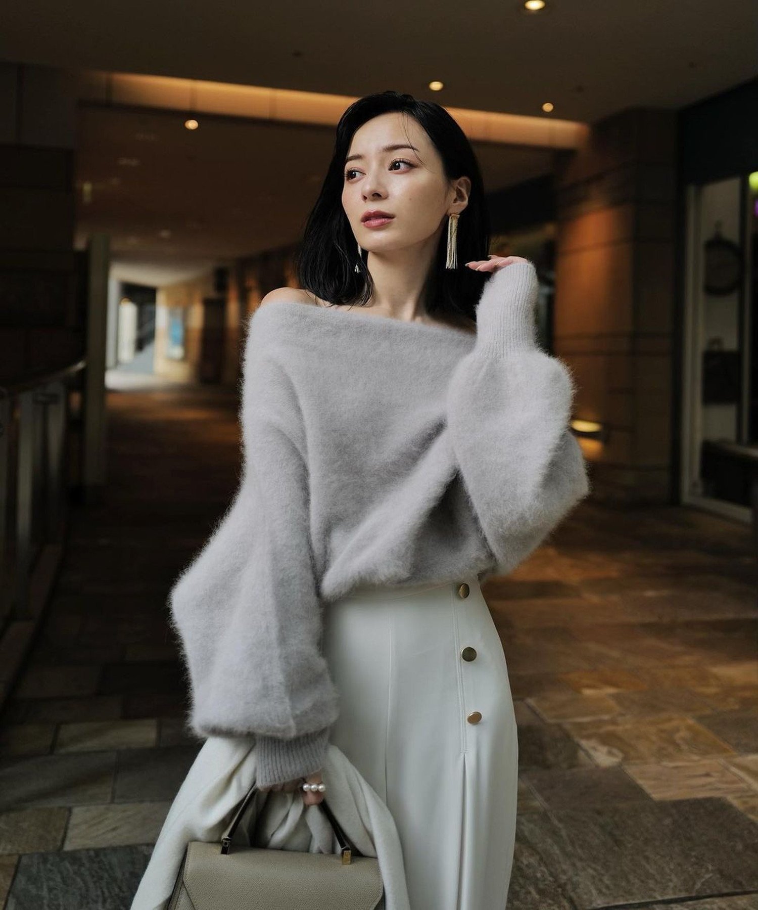 anuans ラクーンオフショルニットプルオーバー アニュアンス トップス