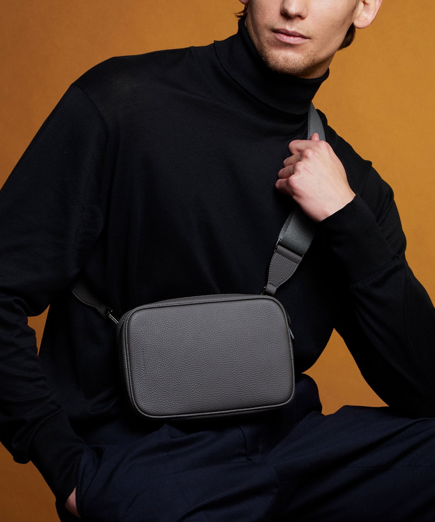 BONAVENTURA パオロ クロスボディバッグ シュリンクレザー ボナ