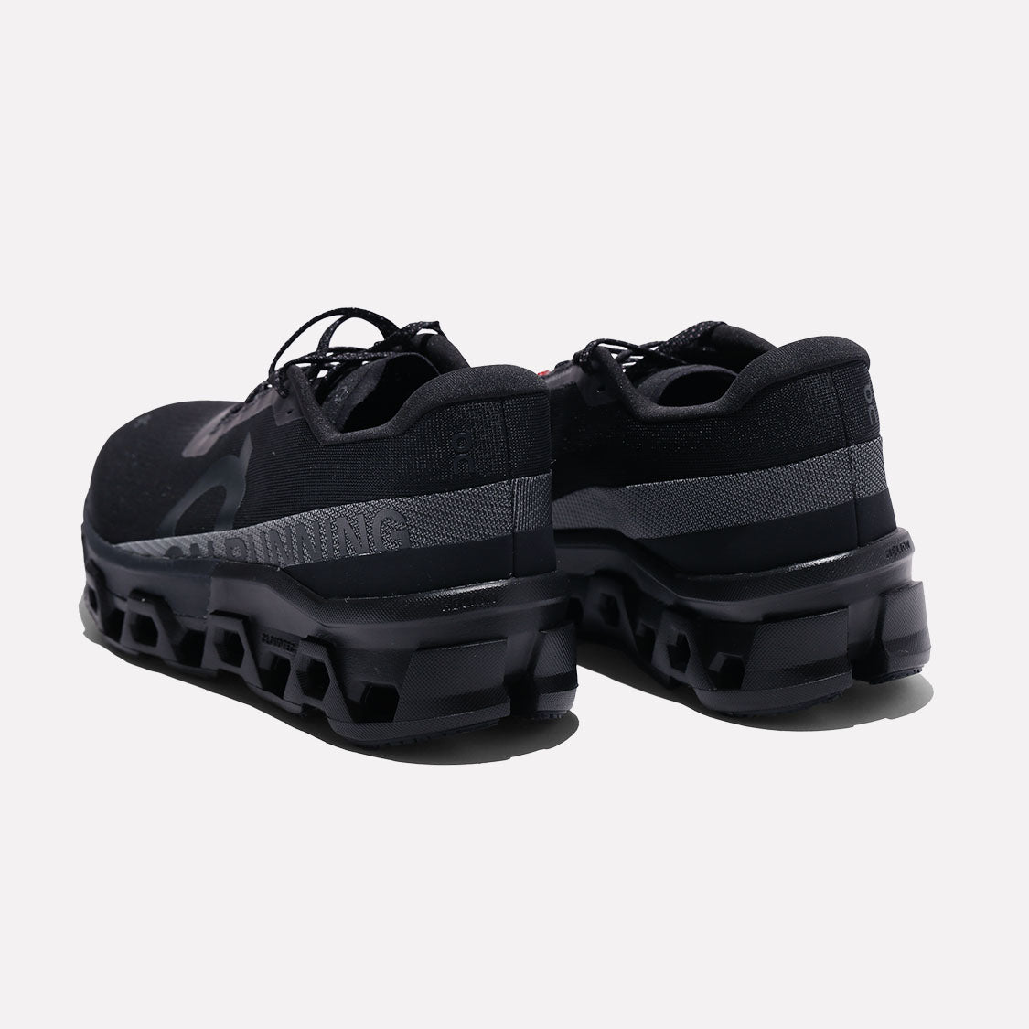 オン / クラウドモンスター 2 – Run boys! Run girls!