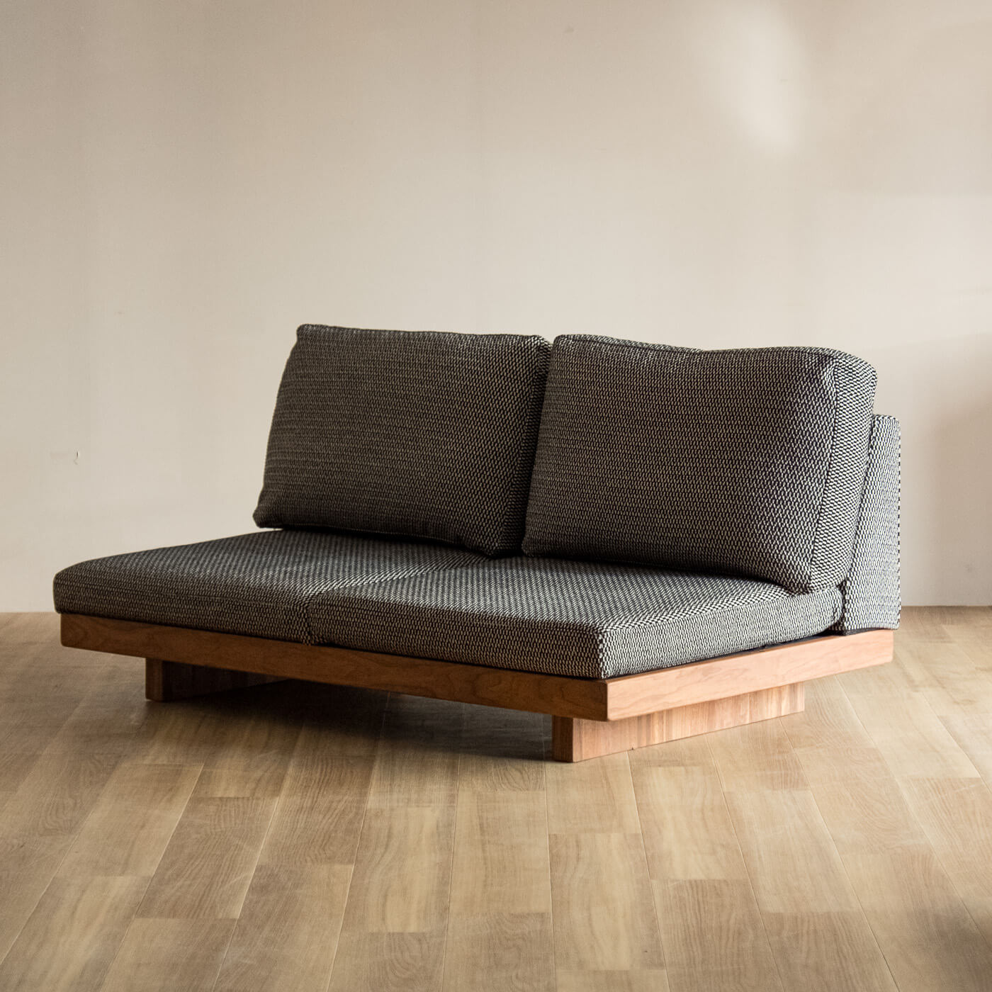 デニッシュ ソファ 2シーター(幅140cm) (樹種ウォールナット 張地