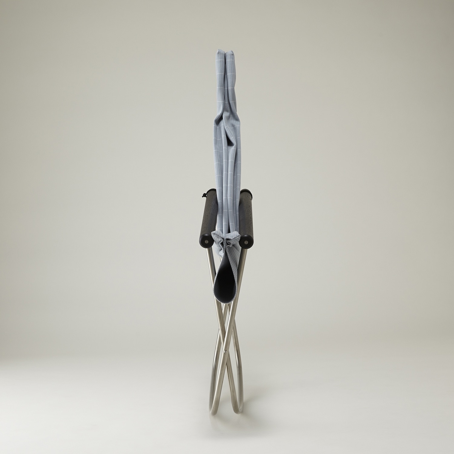 ニーチェア エックス ロッキング シキリ (木部チャコールブラック