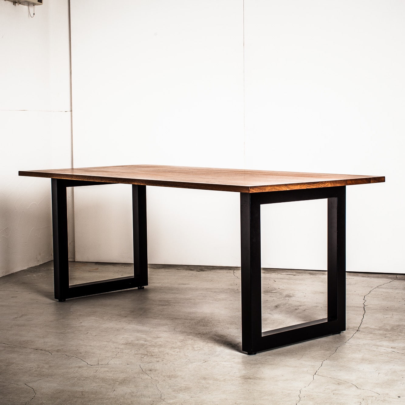 ワイルドウッド ダイニングテーブル(ウォールナット) (幅100cm 奥行