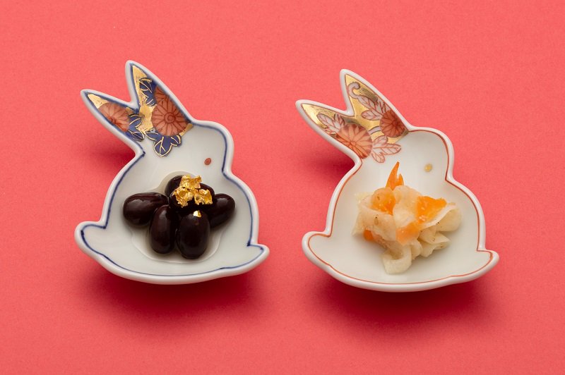 古伊万里様式 【うさぎ型豆小皿(青)】｜有田焼なら賞美堂本店