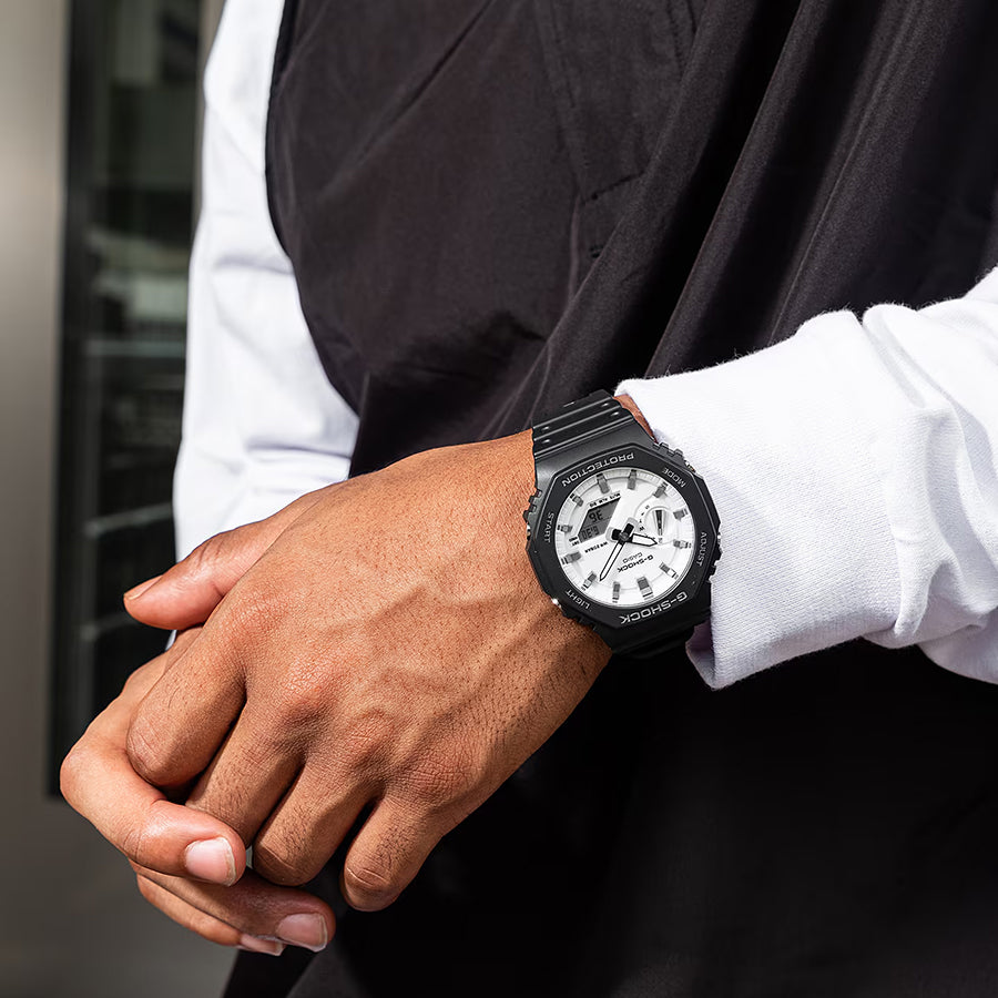 G-SHOCK ブラック&ブリリアントホワイト GA-2100WD-1AJF メンズ 電池式